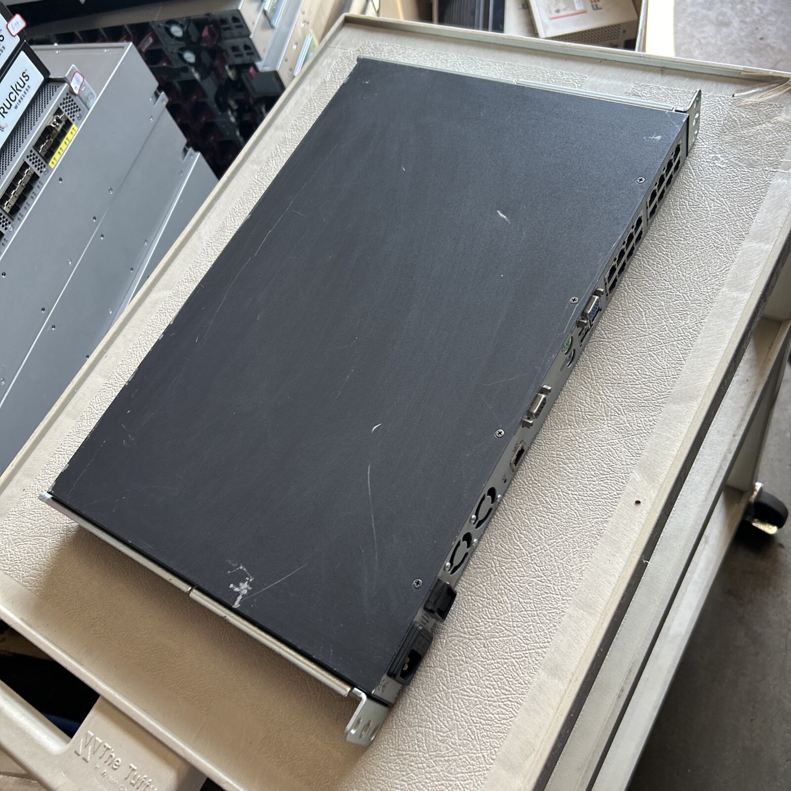 HP KVM Over IP Switch 408965-001 16-Port Used