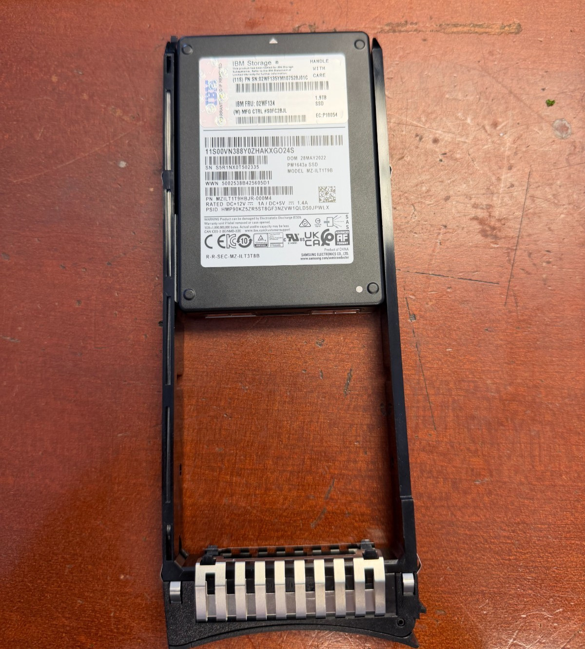 IBM 02WF134 Storage IBM 1.9TB 2.5 SFF SAS SSD PM1643a 1.92TB MZ-ILT1T9B 1.92 TB