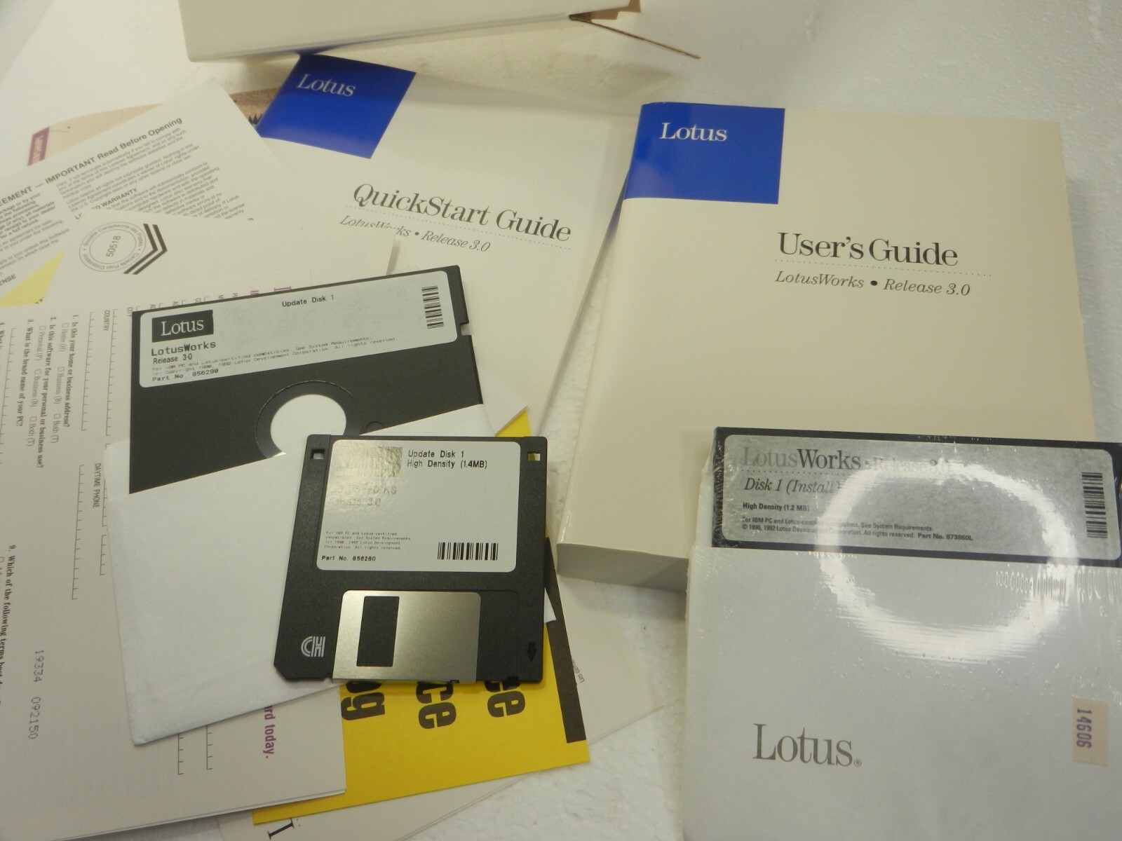 LOTUS WORKS 3.0 software package - vintage - IN bOX, 5.25" fLOPPY DISKS manuals