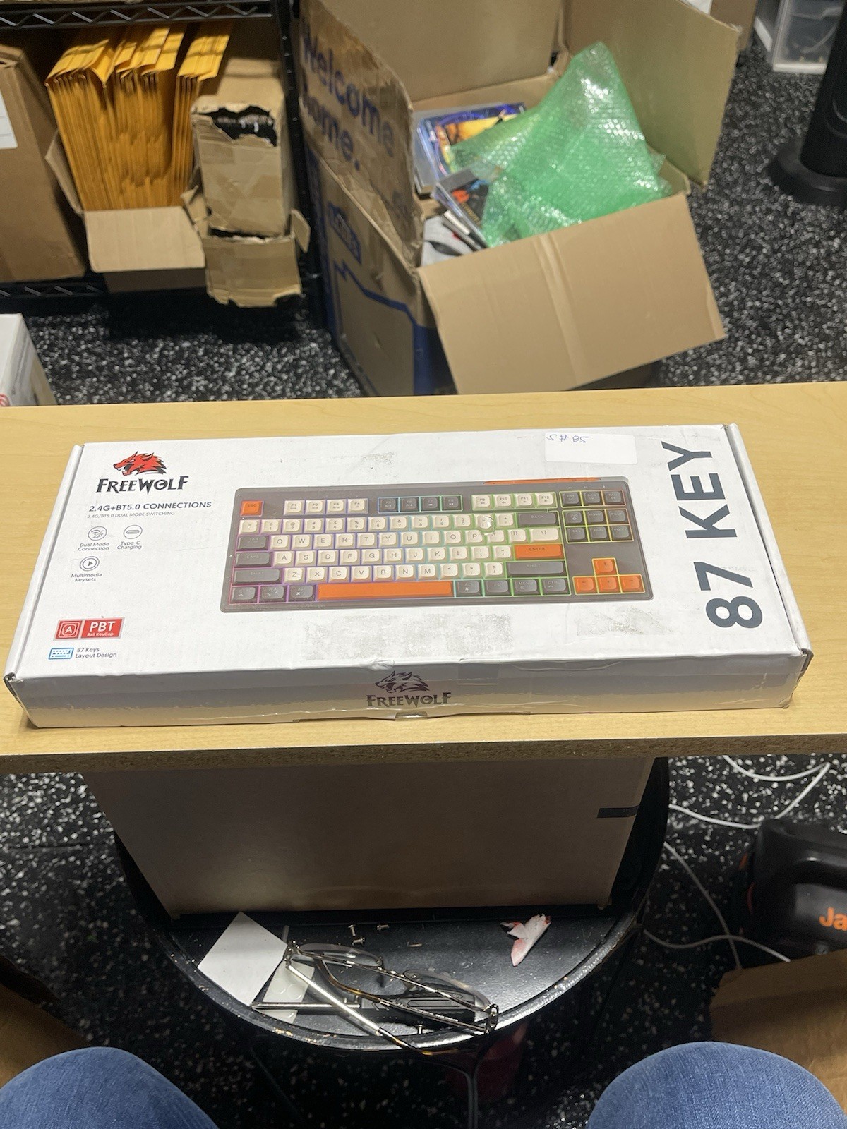 New FreeWolf M87 2.4Ghz BT5.0 dual mode connections gaming keyboard rechargeable