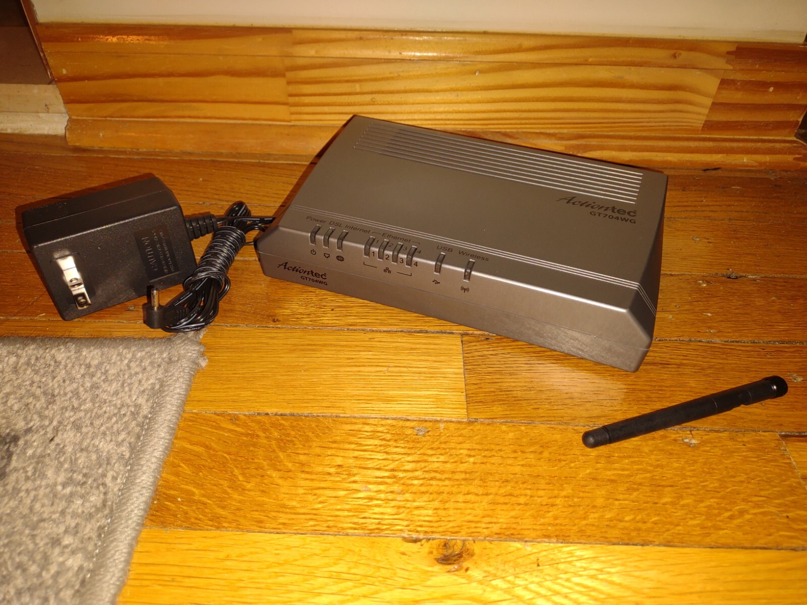 Actiontec GT704WG DSL Modem Router Verizon Wireless 