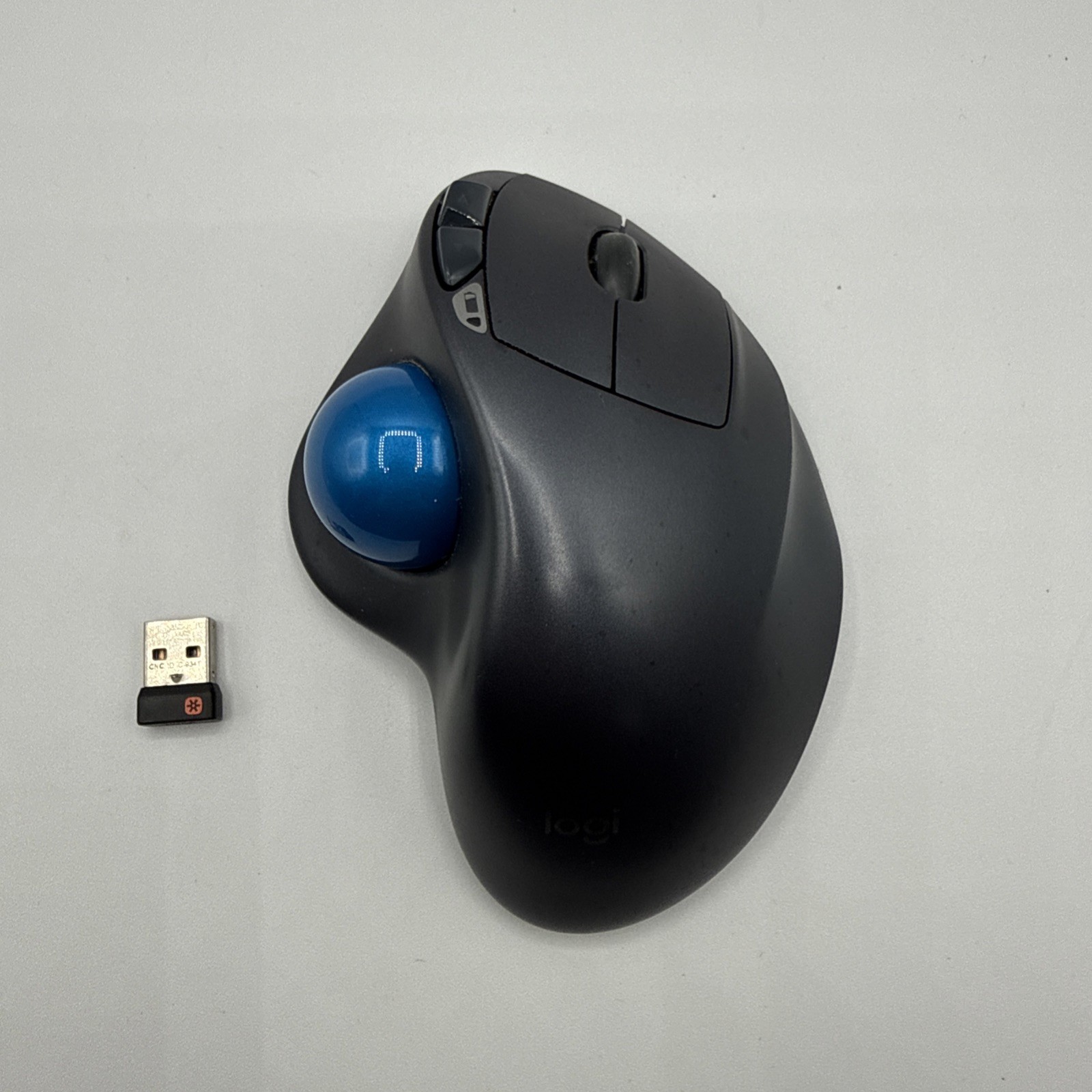 Logitech M570 Wireless Trackball Ergonomic Mouse Blue Ball w/USB Receiver Dongle