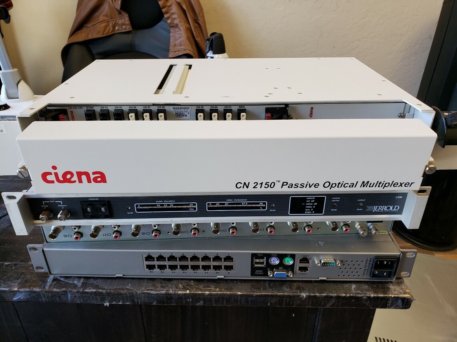 CIENA CN 2150-KIT-23 - CHASSIS, 23 IN. BRACKETS, FIBER BAR AND COVER, SEE PIC.