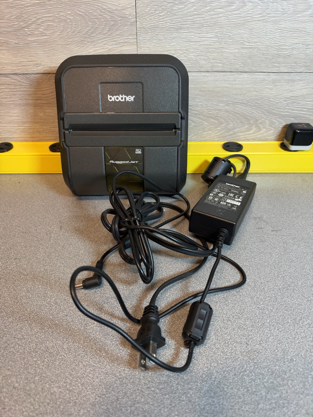 Brother RuggedJet RJ-4040-K - 4-Inch Label, Tag, and Receipt Printer + Battery