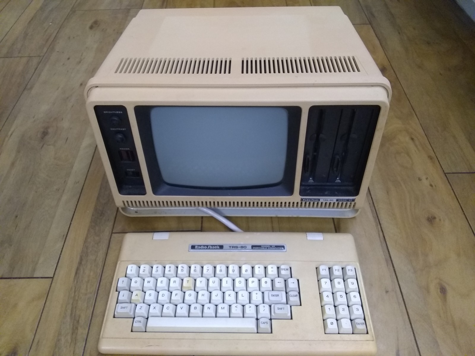 TRS-80 Model 4P, Tandy Radio Shack (As-Is)