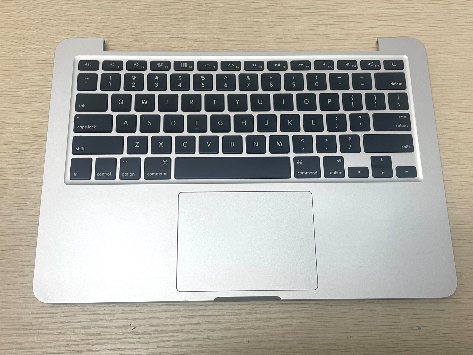Original MacBook Pro 13" 2015 A1502 Palmrest + Touchpad + Keyboard + No Battery
