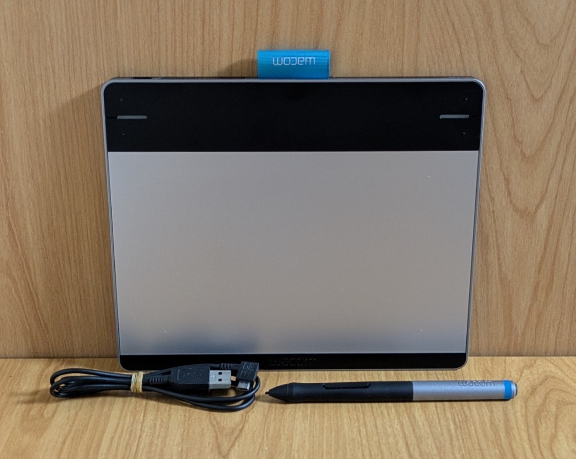 Wacom CTL-480 Intuos Small Creative Pen Tablet Excellent