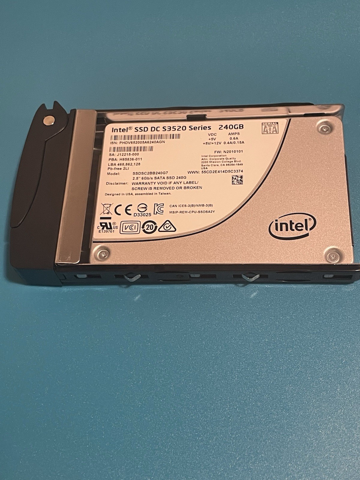 INTEL SSD DC S3520 240GB Solid State Drive W/tray