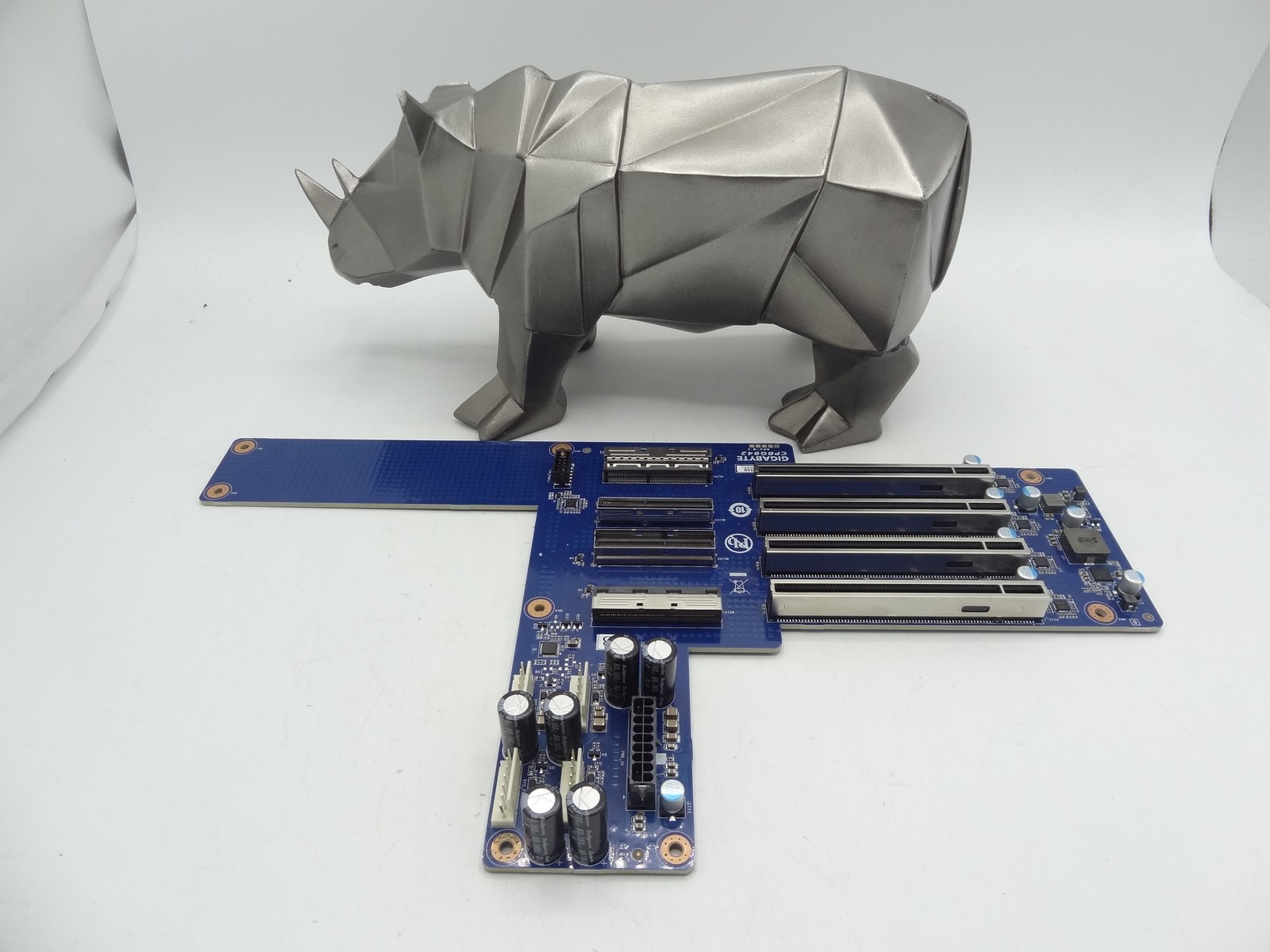 CPBG042 GIGABYTE RISER BOARD (PCIE + FAN)