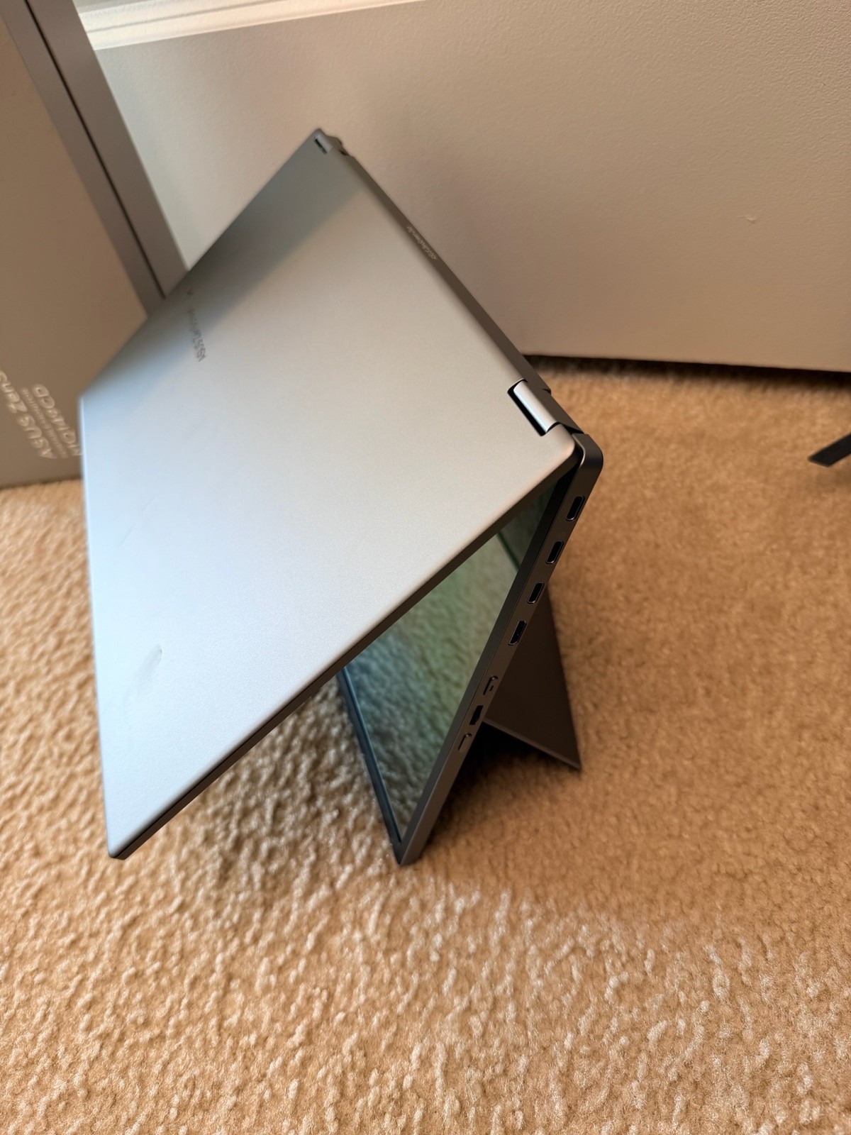 ASUS ZenScreen Duo OLED 360° Foldable Portable Monitor (MQ149CD) - Dual