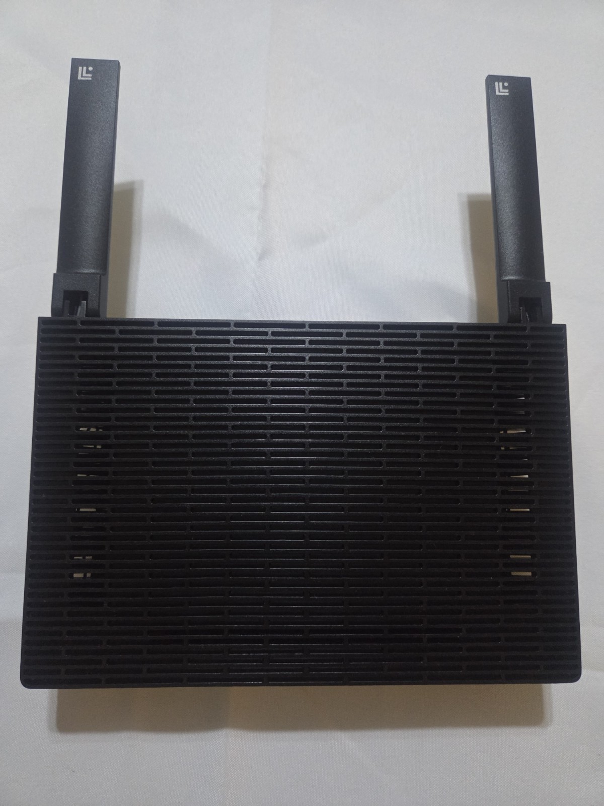 Linksys Classic Micro Pro 6 AX & AC5400 Dual Band WiFi 6 Router, Black (LN3121)