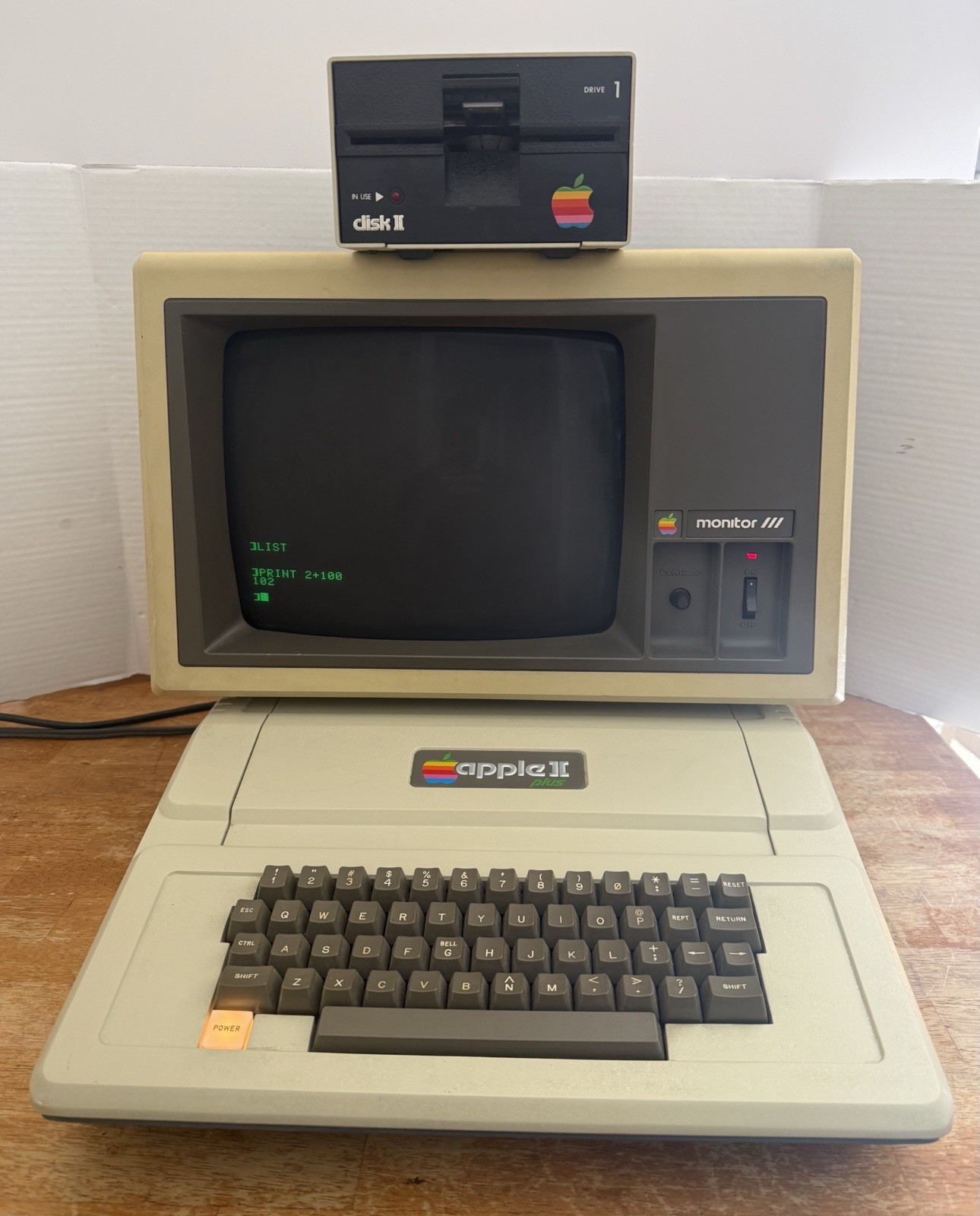 Vintage Working Apple II Plus Computer Disk II Drive Monitor III & Manuals, Etc