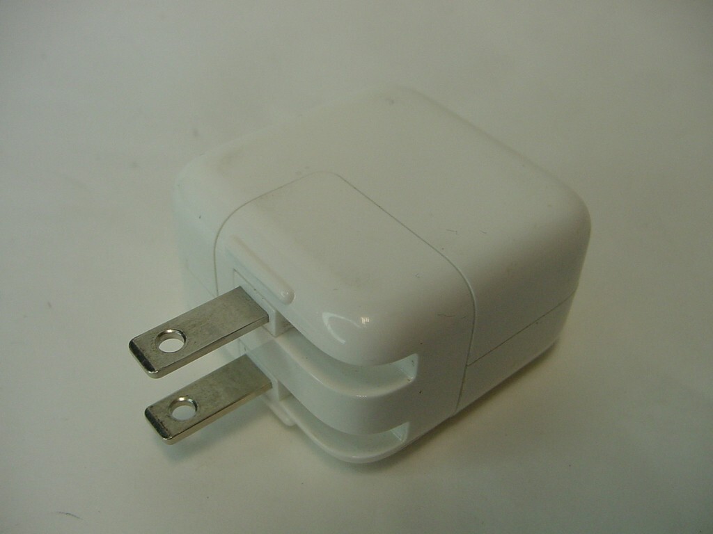GENUINE APPLE 10W USB POWER ADAPTER A1357
