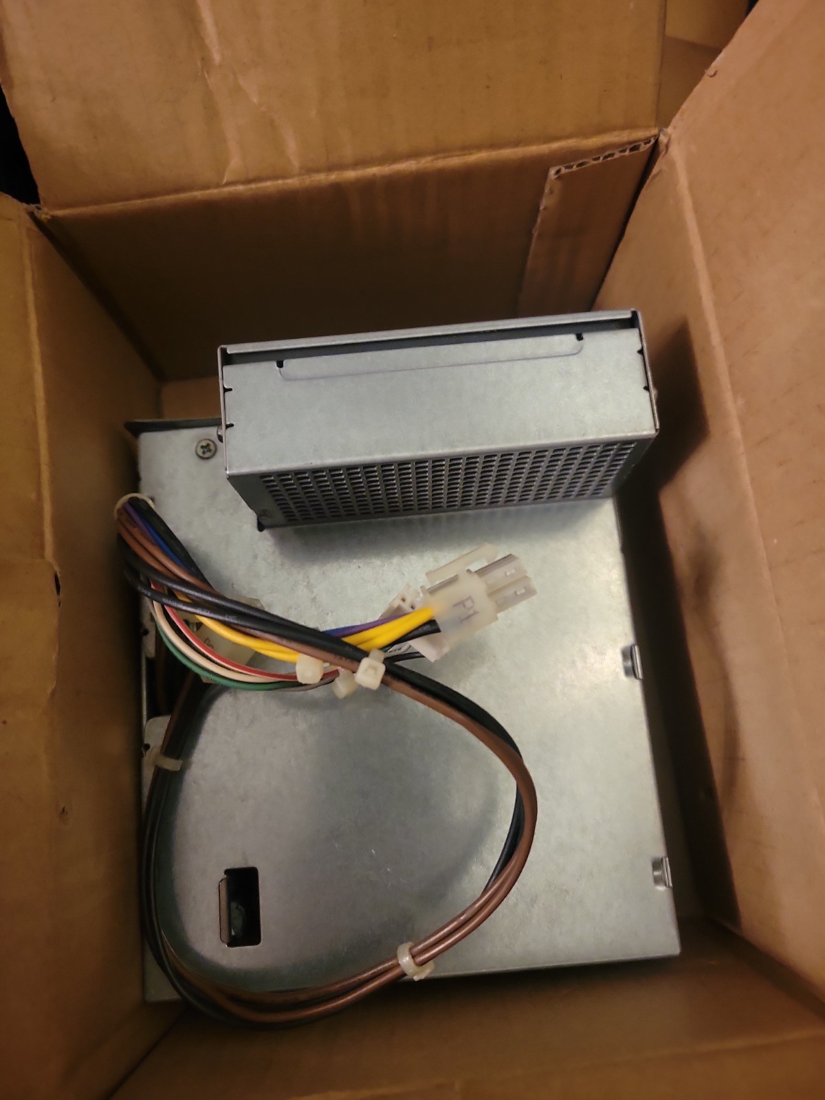 HP Compaq  240W Power Supply 8100 8200 8300 SFF D10-240P1A 611481-001 611482-001