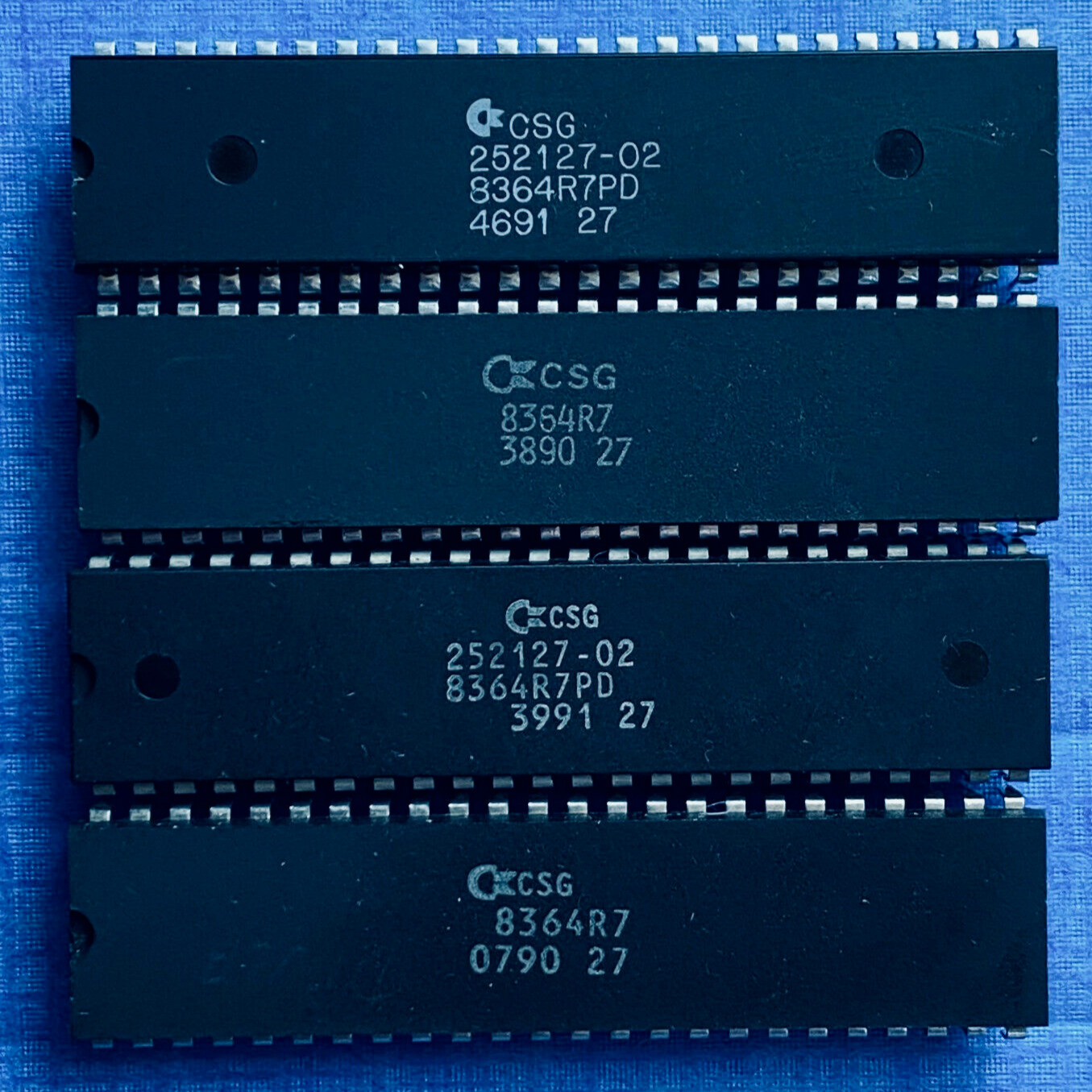 Commodore Amiga MOS 8364R7 (2x) Paula 8364 R7 Chip #01 ...MOS or CSG #