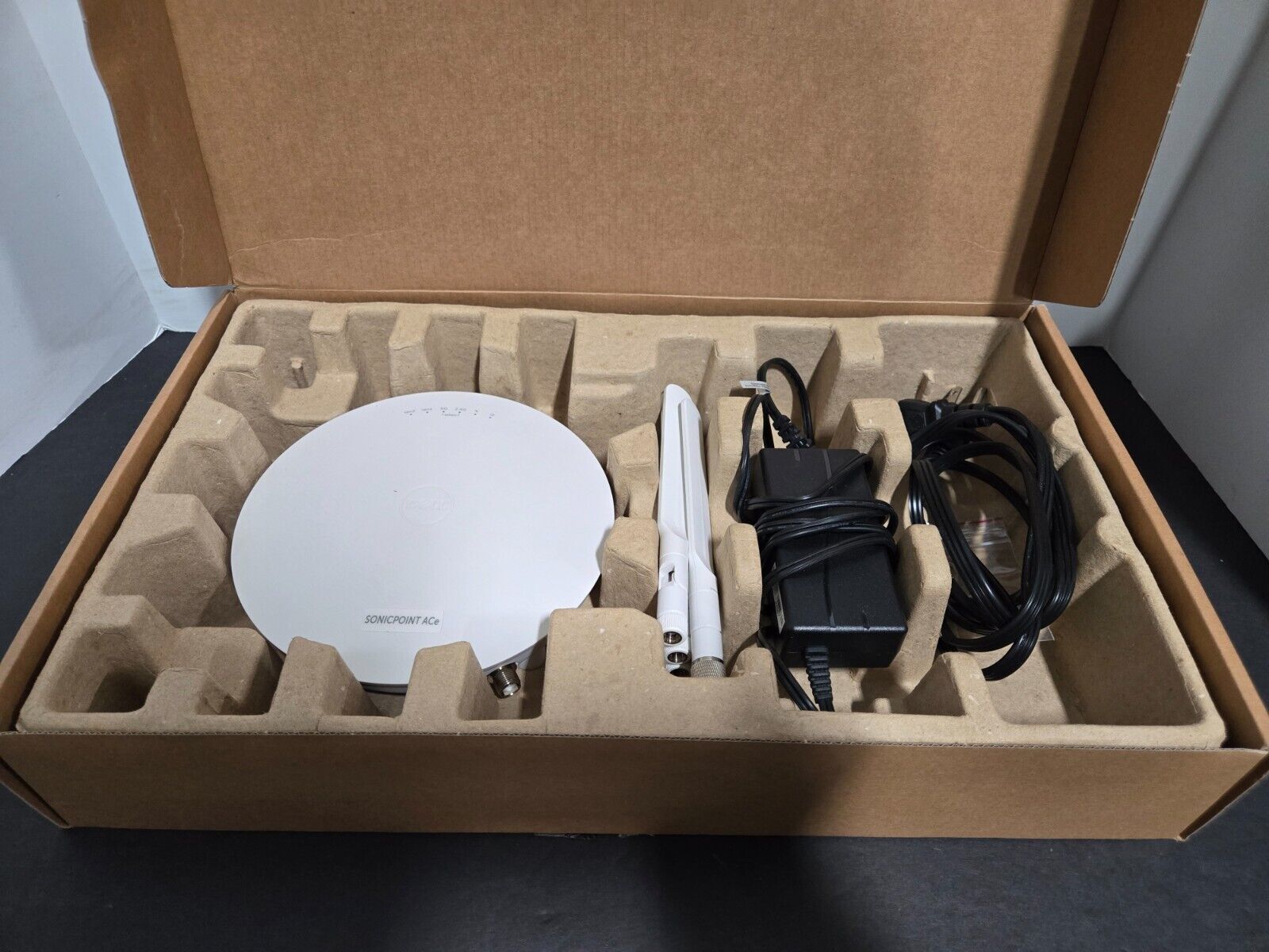 Dell SonicWall SonicPoint ACe APL26-0AE 802.3at POE Wireless Access Point