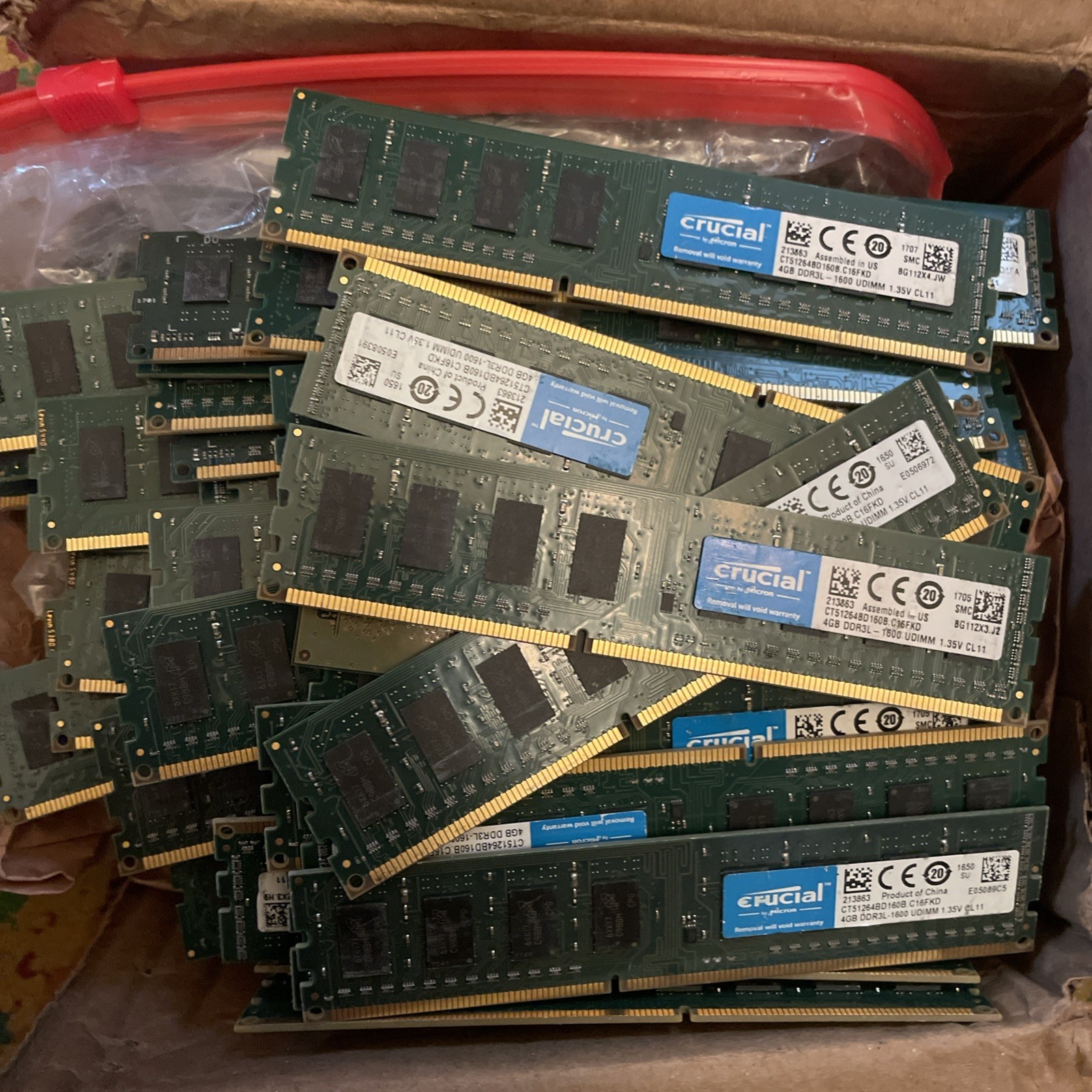 Lot Of DDR3 And DDR2 RAM sticks 112 Count For Scrap DDR3L Ships Fast