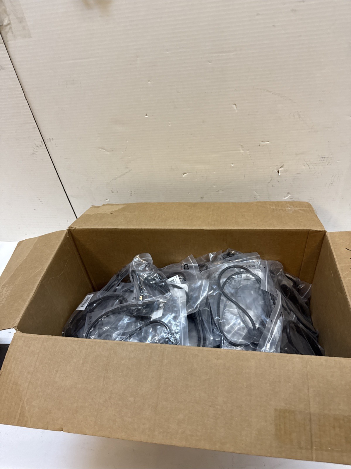 C2G 03129 3FT UNIVERSAL POWER CORD 100 Pack