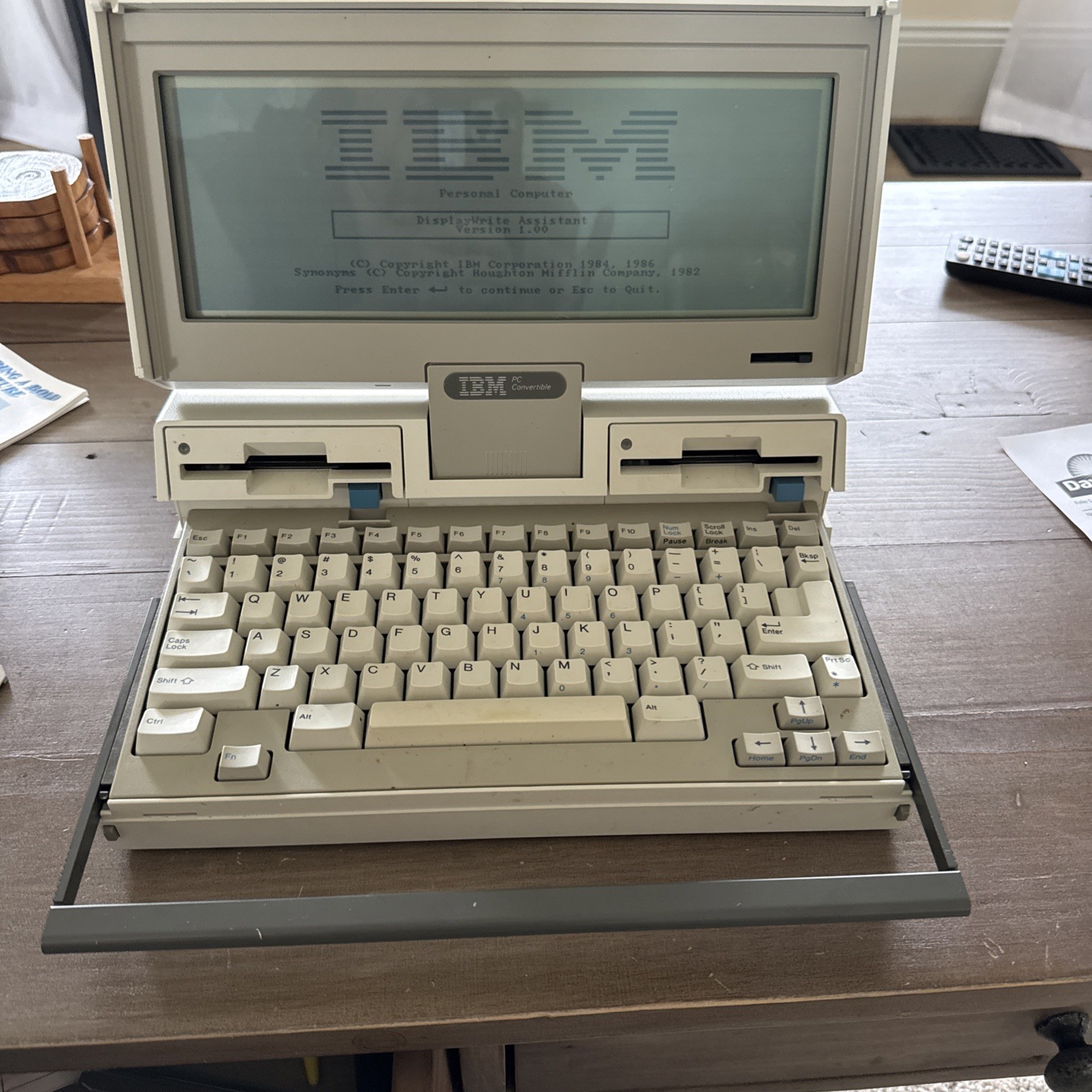 Vintage IBM 5140 PC Convertible and Carrying Case vintage 1982 working 