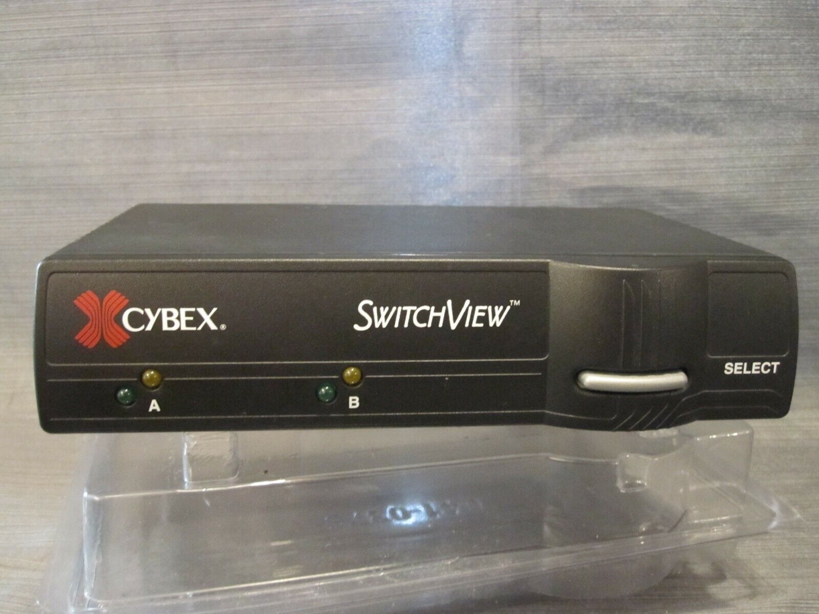 Avocent Cybex SwitchView 2 Port 520-154 - Main Unit - EXCELLENT