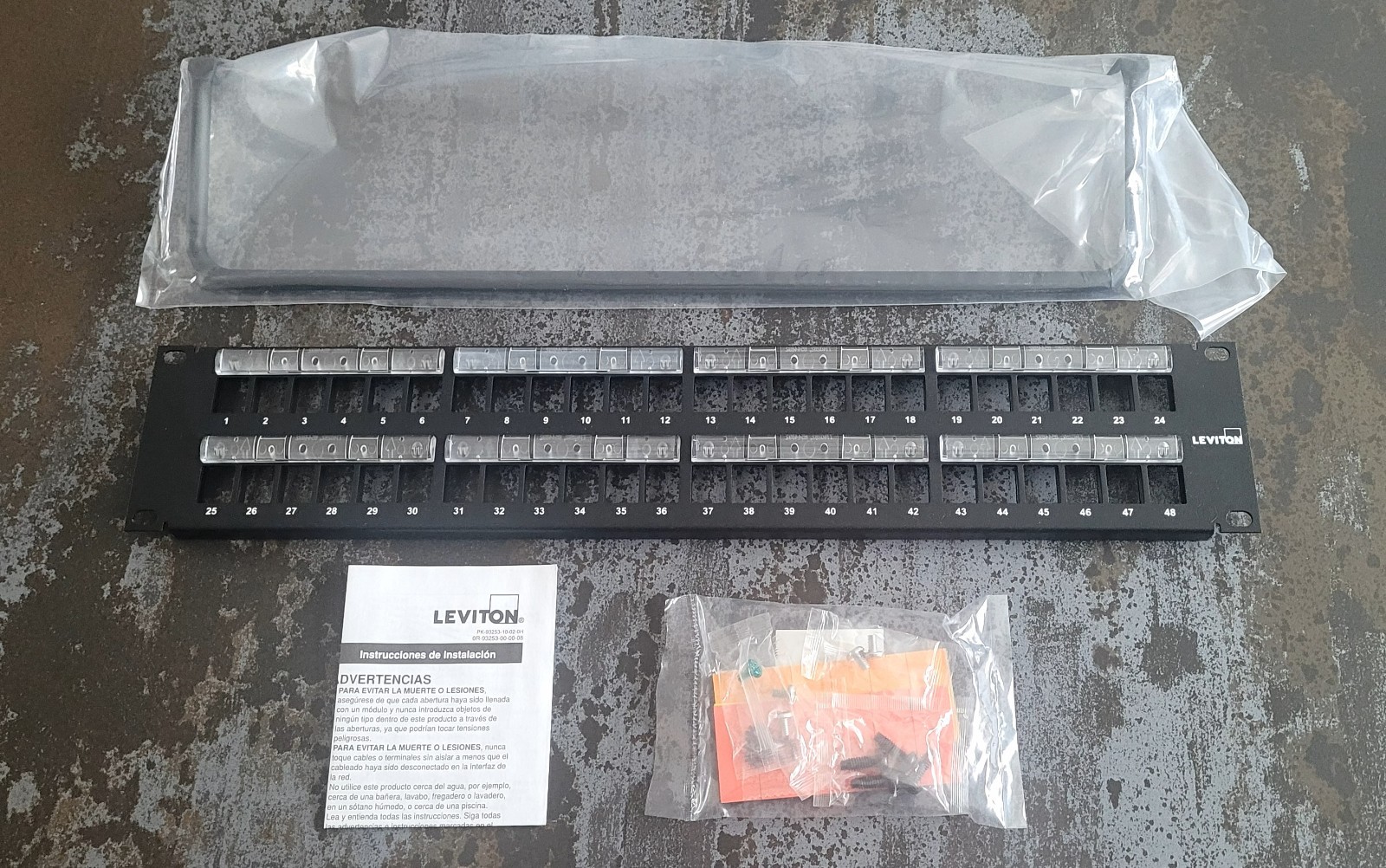 NEW LEVITON 49255-L48 QuickPort Patch Panel with Magnifying Lens Label Holder
