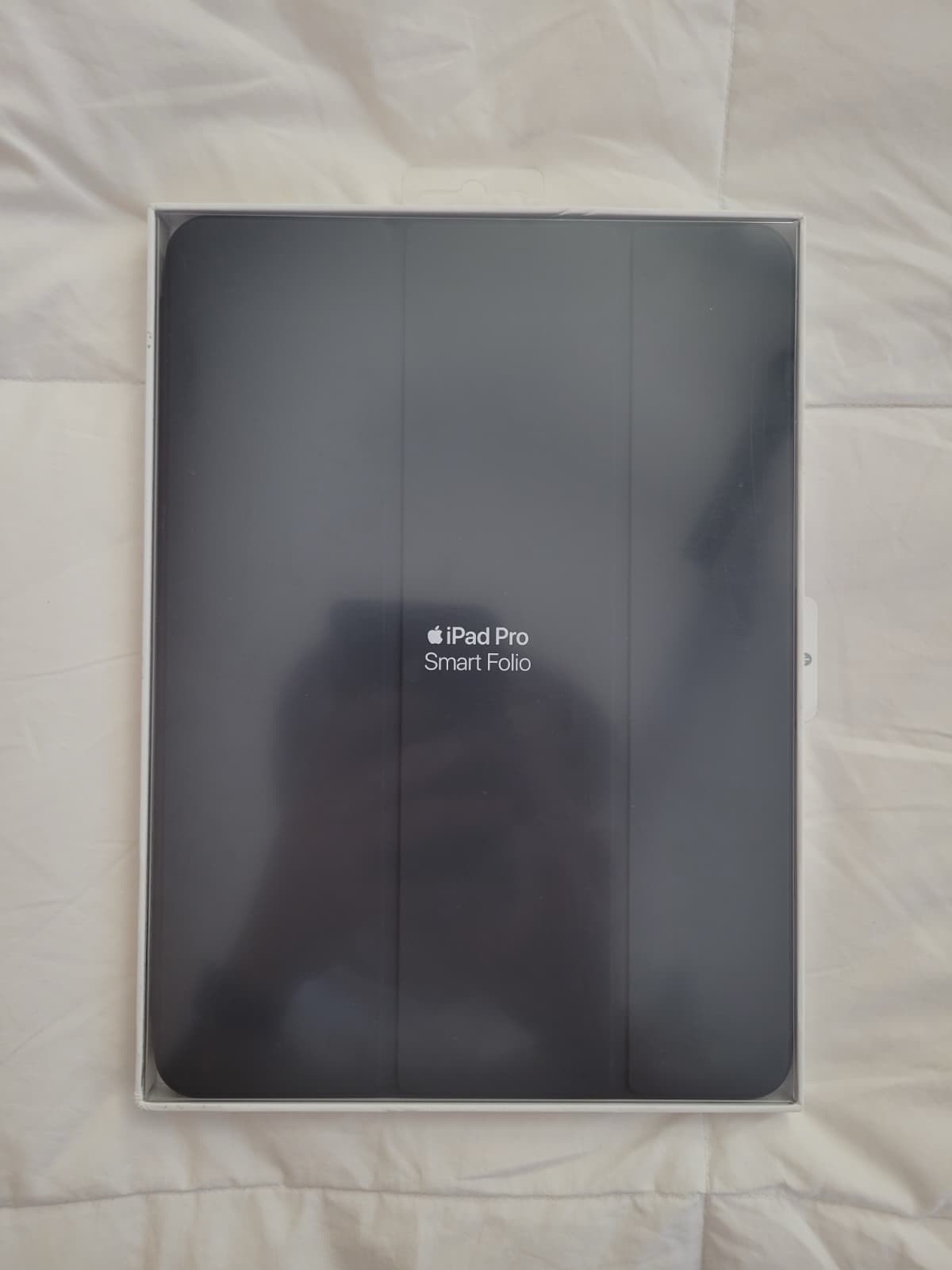 New, never used, APPLE SMART FOLIO FOR IPAD PRO 11-INCH, BLACK M4 M5