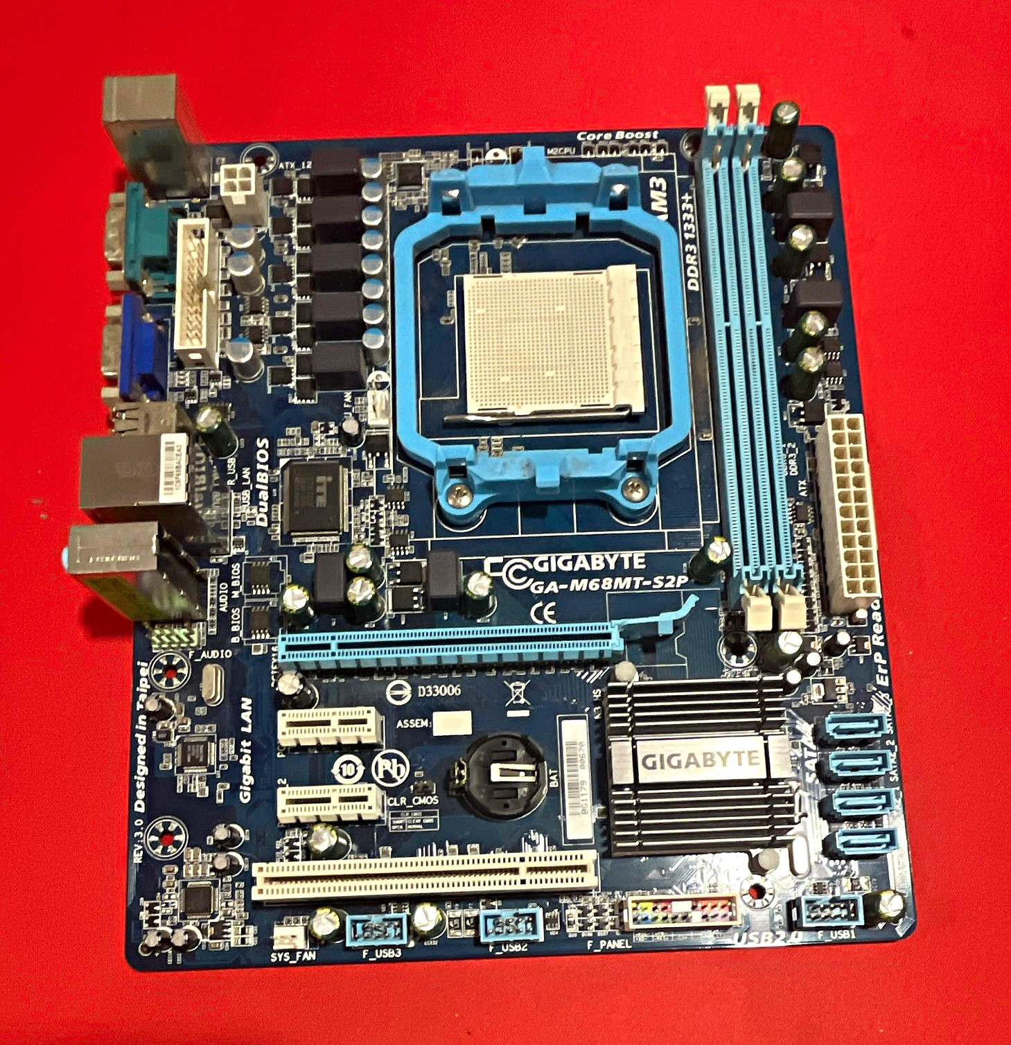 Gigabyte GA-M68MT-S2P MicroATX AMD Socket AM3 DDR3 DVI VGA PCIe x16