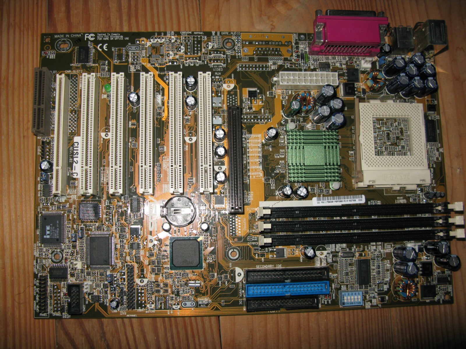 ASUS CUSL2-C Socket 370 FC-PGA Intel Motherboard AGP