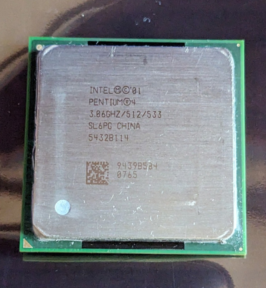 Intel Pentium 4 SL6PG 3.06GHz 512KB 533MHz Socket 478 Processor - Northwood Core