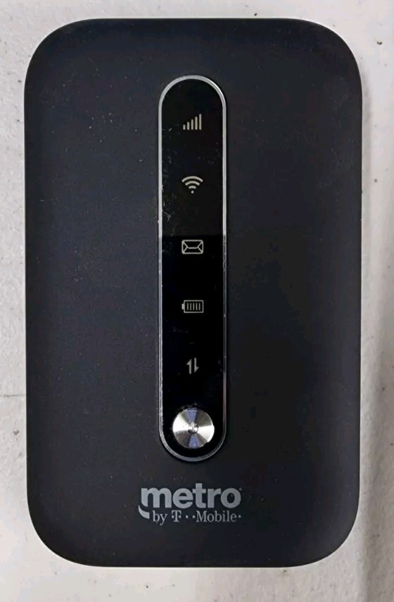 Metro by T-Mobile Coolpad Surf CP331A 4G LTE Mobile Hotspot – Open Box No Batter