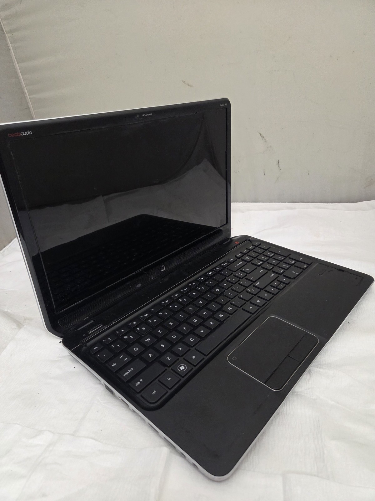 HP Pavilion dv6 Beats Audio 15.6in Laptop Windows 7 Black