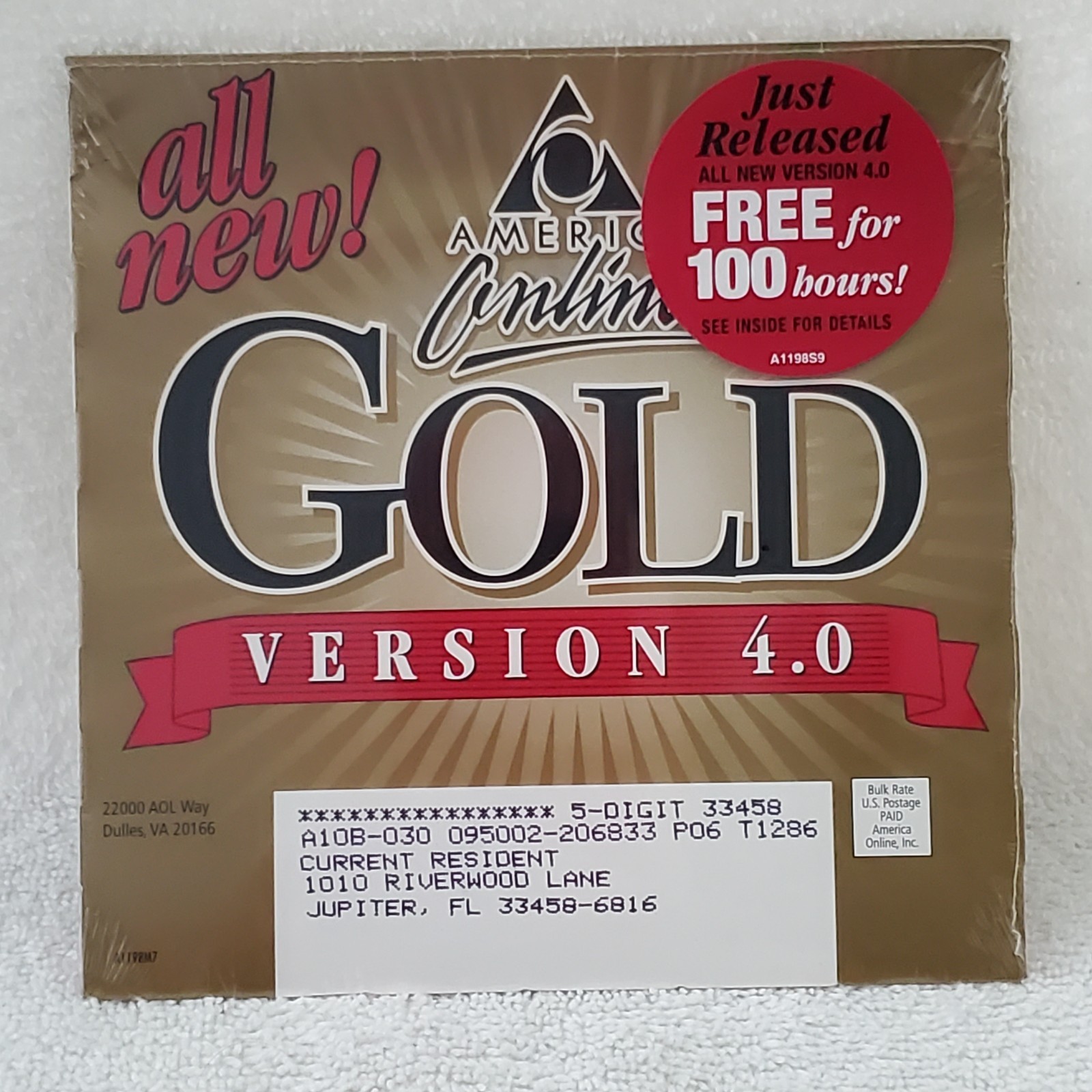 Vintage AOL Gold Version 4.0 CD Sealed 100 Free Hours Internet Trial 1998