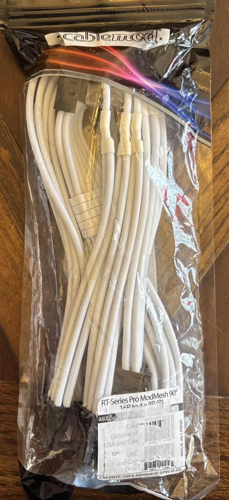 CableMod Pro ModMesh RT-series 16P To 4X8P (B)