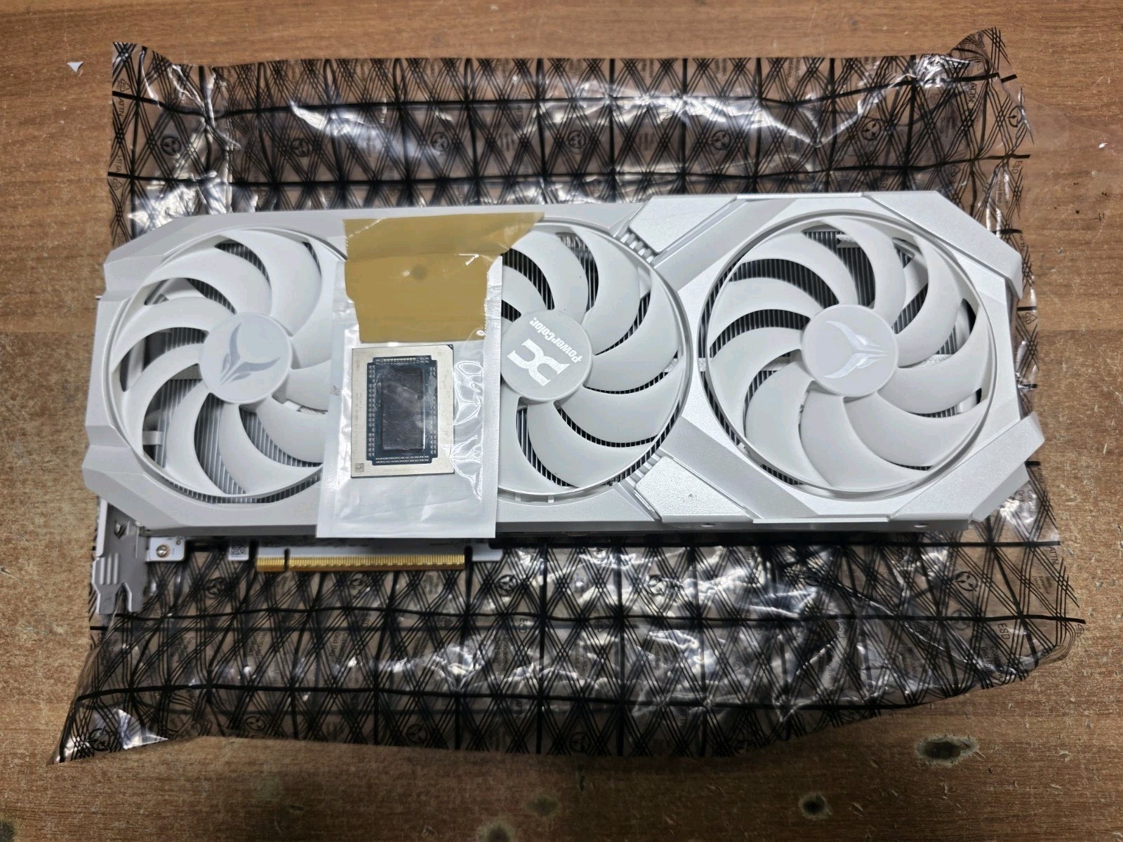 PowerColor AMD Radeon RX9070XT 16GB GDDR6 Red Devil White Graphics Card Parts 