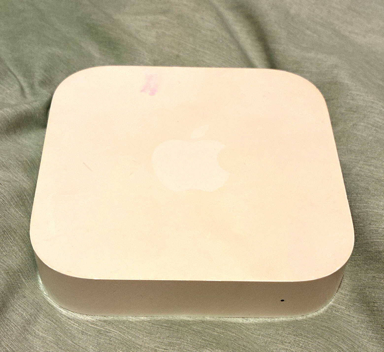 Apple AirPort Express A1392 Dual-Band Router 300 Mbps White USB 2-Port