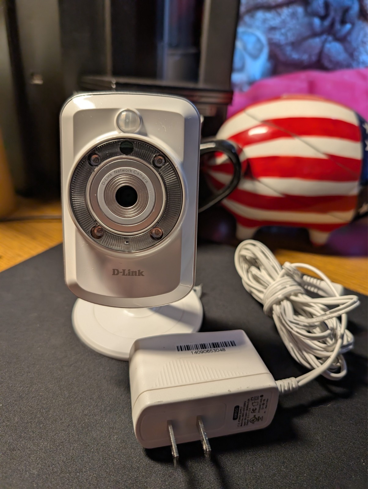 D-Link DCS-942L Network Security Camera WiFi Indoor Night Vision