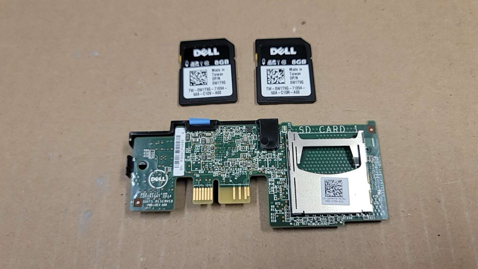 DELL PMR79 0PMR79 Dual SD flash card reader W/ 2x8GB W1T9G