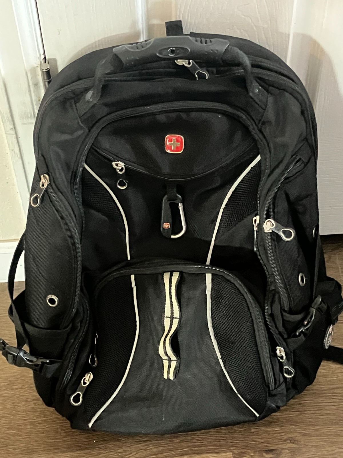 Swiss Gear 1900 Scan Smart Laptop Airflow Backpack Black/Gray Durable