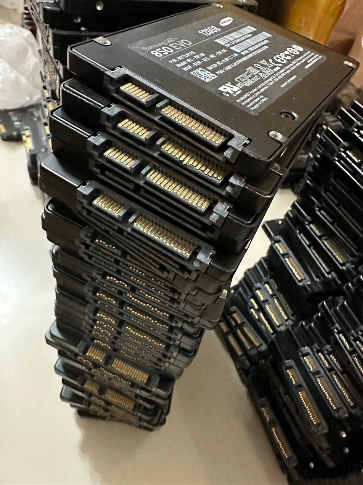 100% Tested - 1 PCS Samsung SSD 850 EVO SATA III 6Gb/s 120GB SSD