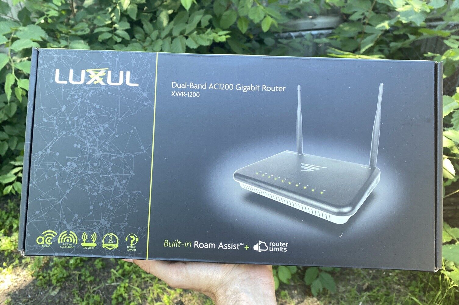 Luxul XWR-1200 Dual-Band AC1200 Gigabit Router 135$ MSRP