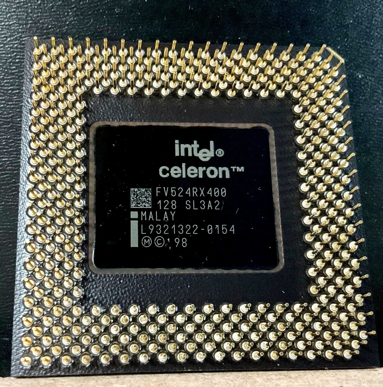 Retro Intel Celeron 400MHz CPU Socket 370 Processor SL3A2 + 1 pkg of HS Compound