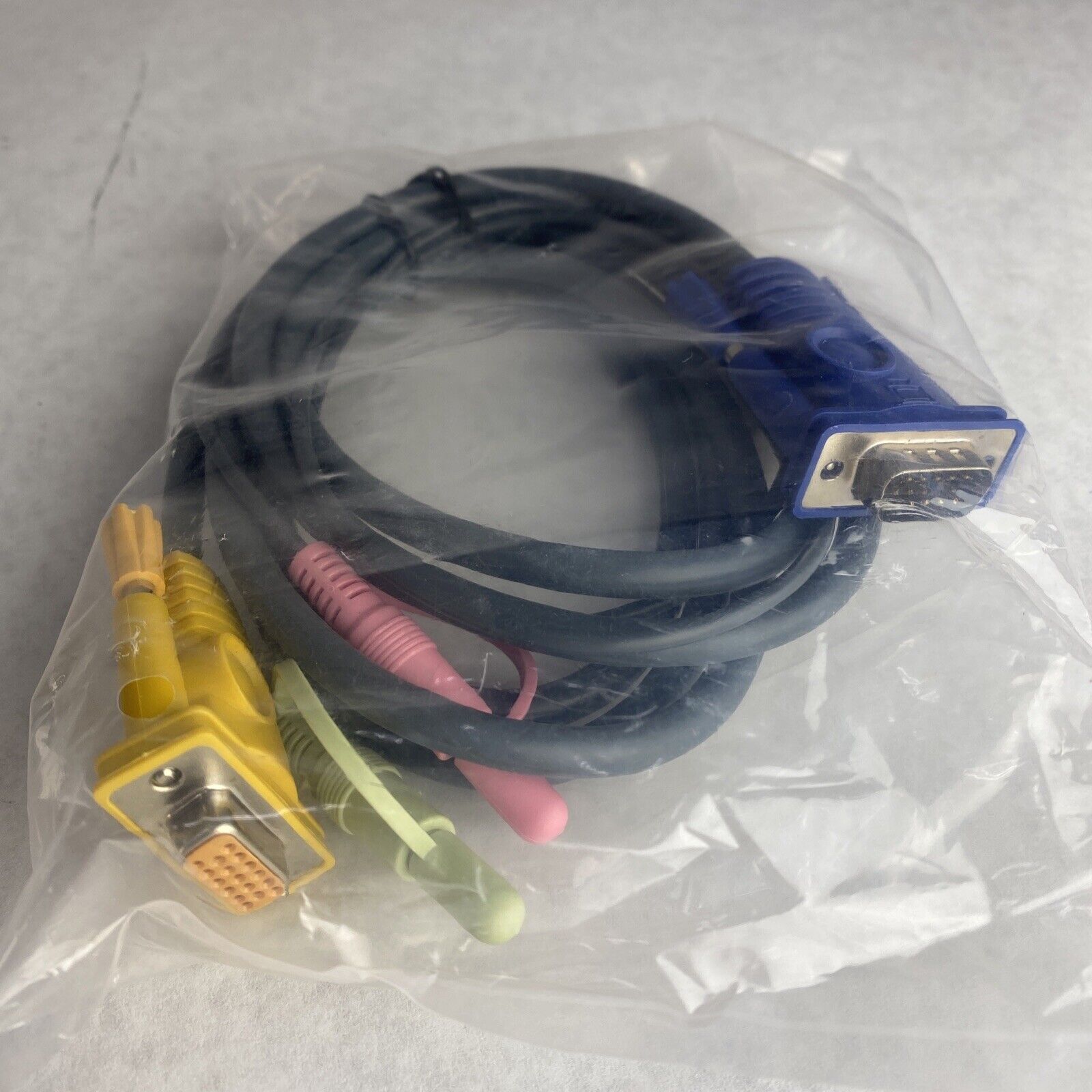 KVM Switch Cable (VGA) to VGA + Speaker + Microphone