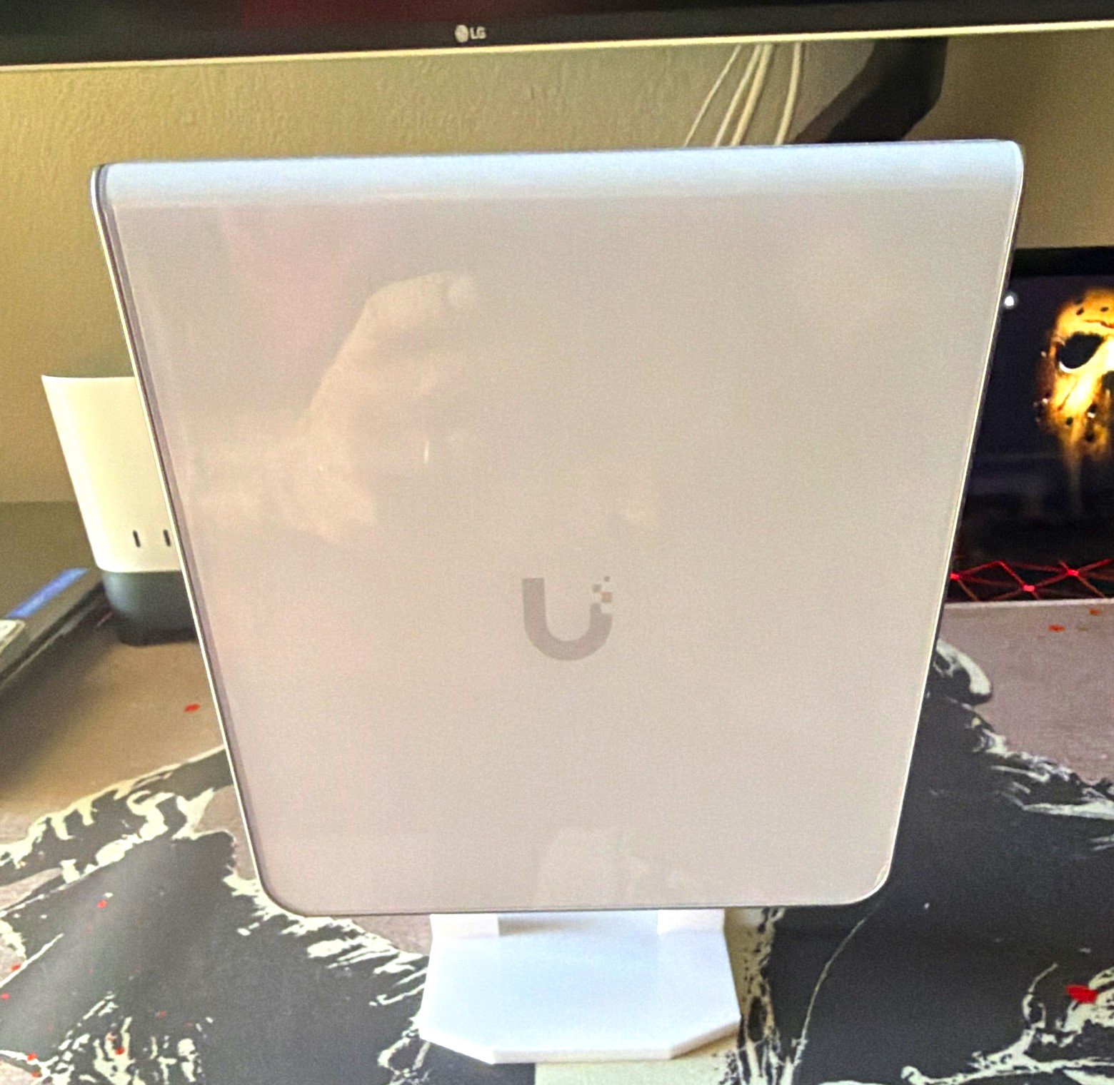 Ubiquiti Networks UniFi U6 Enterprise In-Wall Router White 4-Port RJ-45 Gigabit