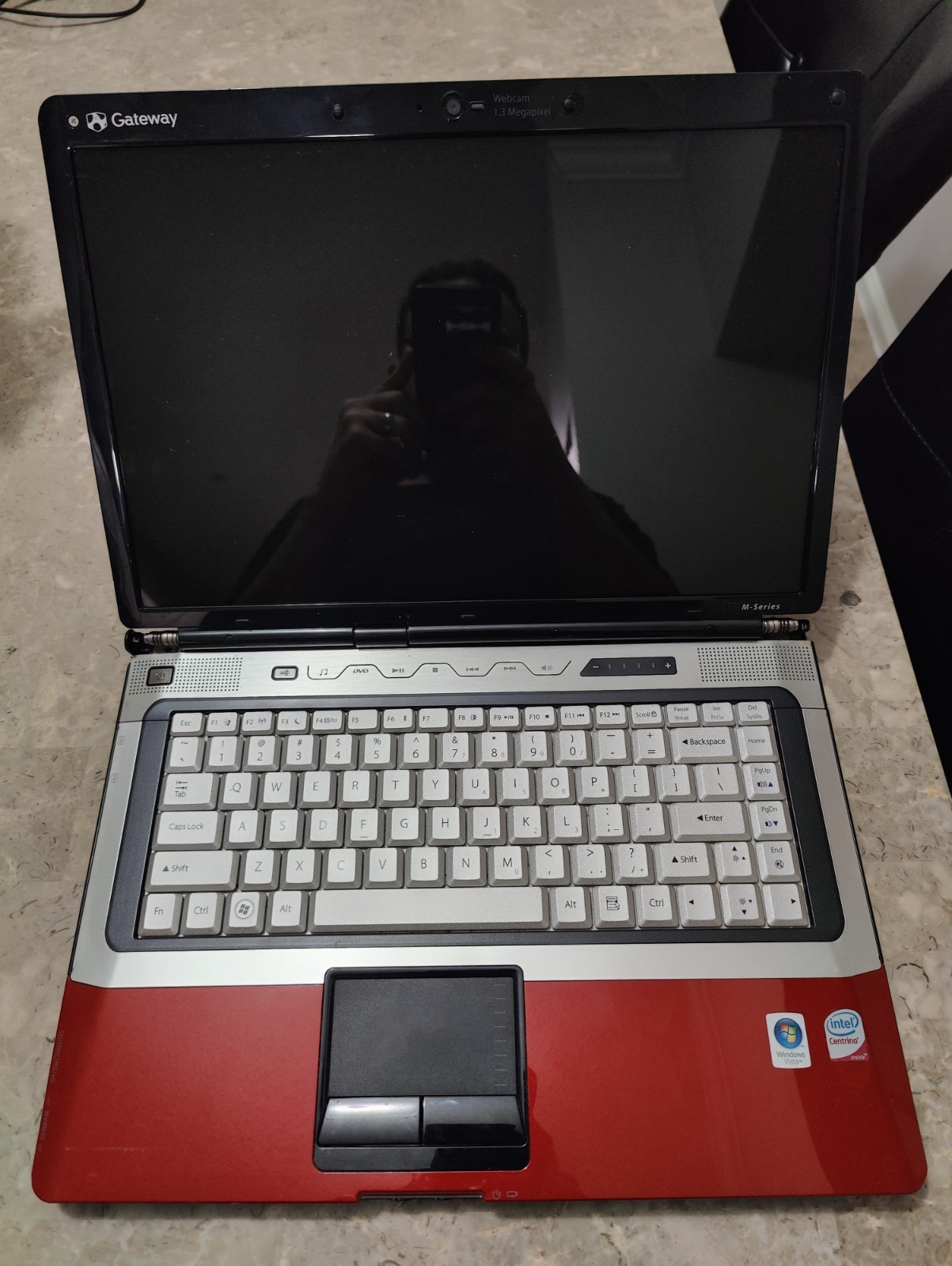GATEWAY M SERIES M-6841 W650i LAPTOP - NO CPU/NO RAM/NO HDD/NO CHARGER
