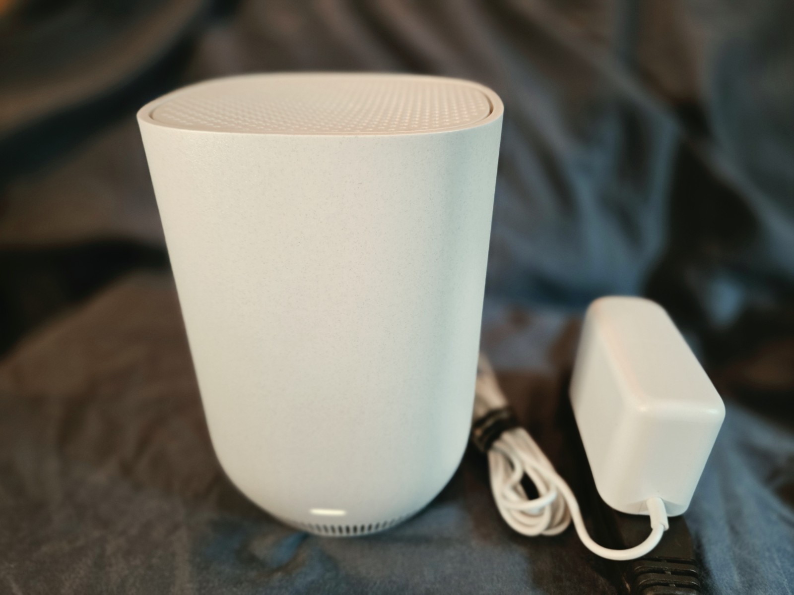 Xfinity Storm-Ready WiFi XLE-WN dual-band WiFi extender and hub WNXL-11BWL