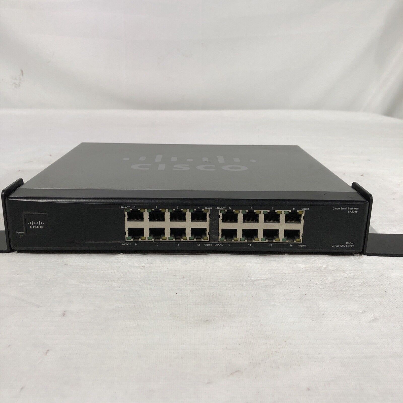 Cisco Small Business SR2016 v2.2 16-Port 10/100/1000 Gigabit Switch