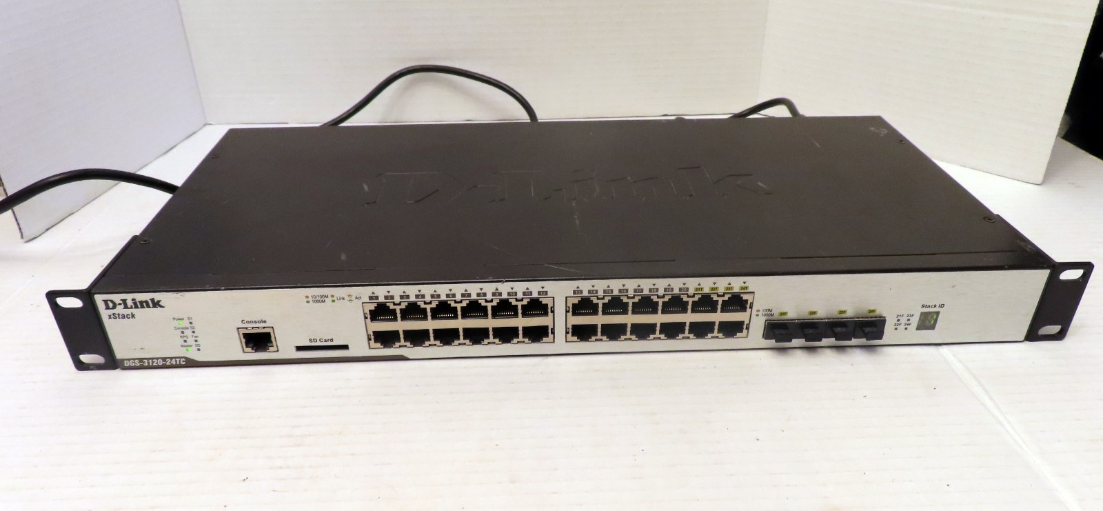D-Link DGS-3120-24TC 24-Port Gigabit Ethernet Managed Network Switch READ