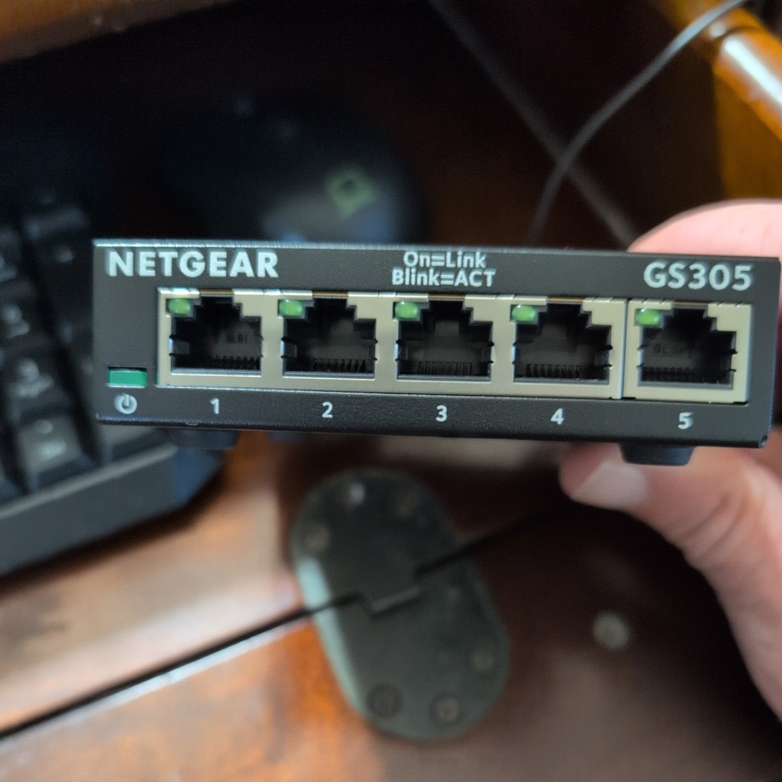 NETGEAR 5-Port Gigabit Ethernet Unmanaged Network Switch (GS305)