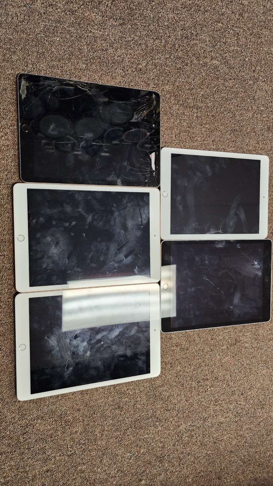 APPLE IPAD LOT OF 5 FOR PARTS, REPAIR, OR SCRAP AIR 2, 6TH 8TH AND 11TH GEN