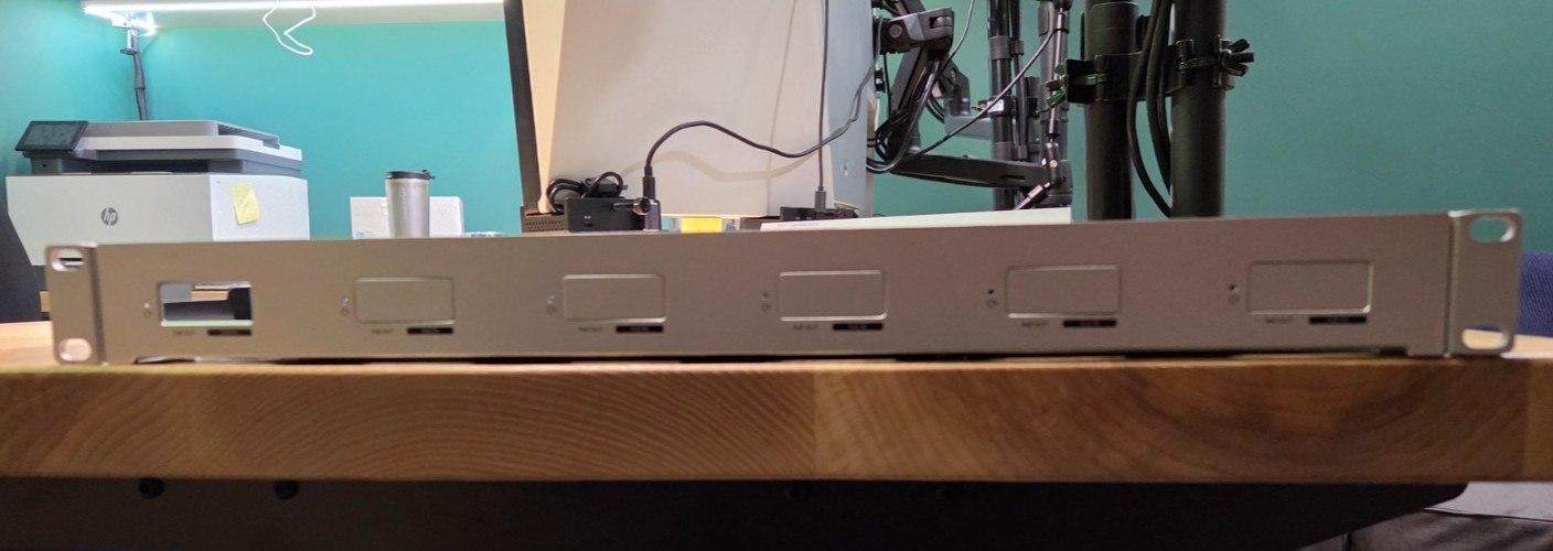 Ubiquiti AI Port Rack Mount• UACC-AI-Port-RM supports up to six AI Ports.